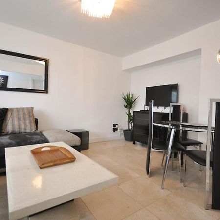 Modern 2 Bed Apartment Luton  Exteriör bild