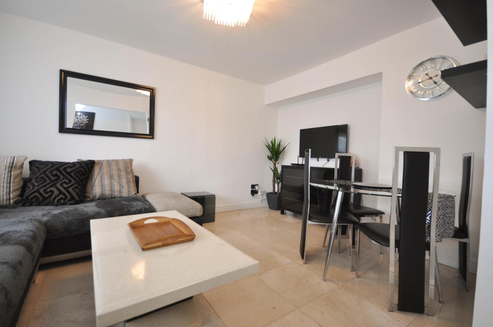 Modern 2 Bed Apartment Luton  Exteriör bild
