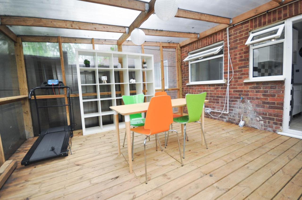 Modern 2 Bed Apartment Luton  Exteriör bild