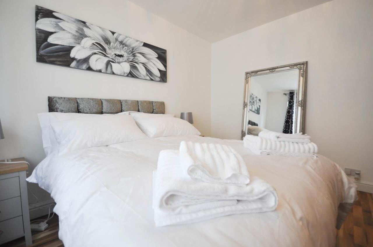 Modern 2 Bed Apartment Luton  Exteriör bild